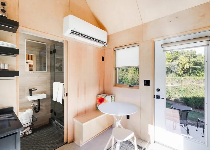 Bunkies- The Hold Holiday home Ottawa