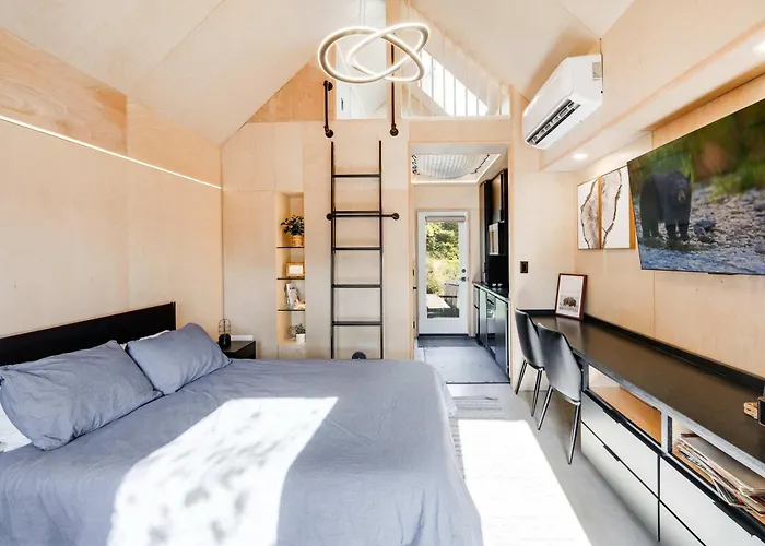 Holiday home Bunkies- The Hold *